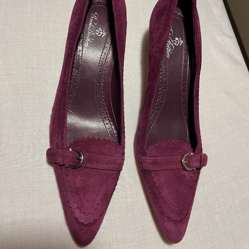 Brooks Brothers Women's Shoes Size 6.5 Plum Colored Suede Pumps - LIKE NEW!!